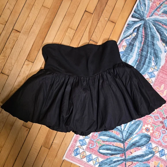 Reformation Simone Black Strapless Bubble Top Size Medium - Picture 3 of 6